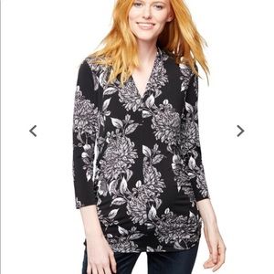 A Pea In The Pod Side Pleat Floral Maternity Top